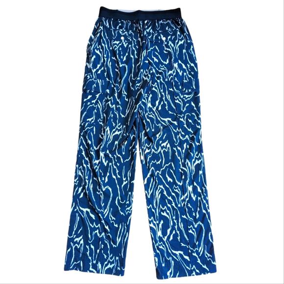Athleta Vienna Voyage Navy Patterned Lightweight Straight Vacation Cargo Pants - Picture 2 of 5